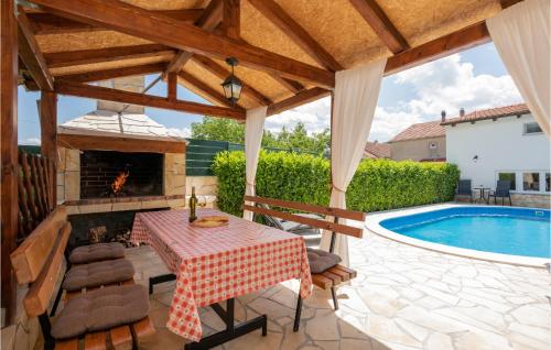 Two Bedroom Holiday Home In Imotski — 4-Star Luxury Hotel in Imotski, Croatia