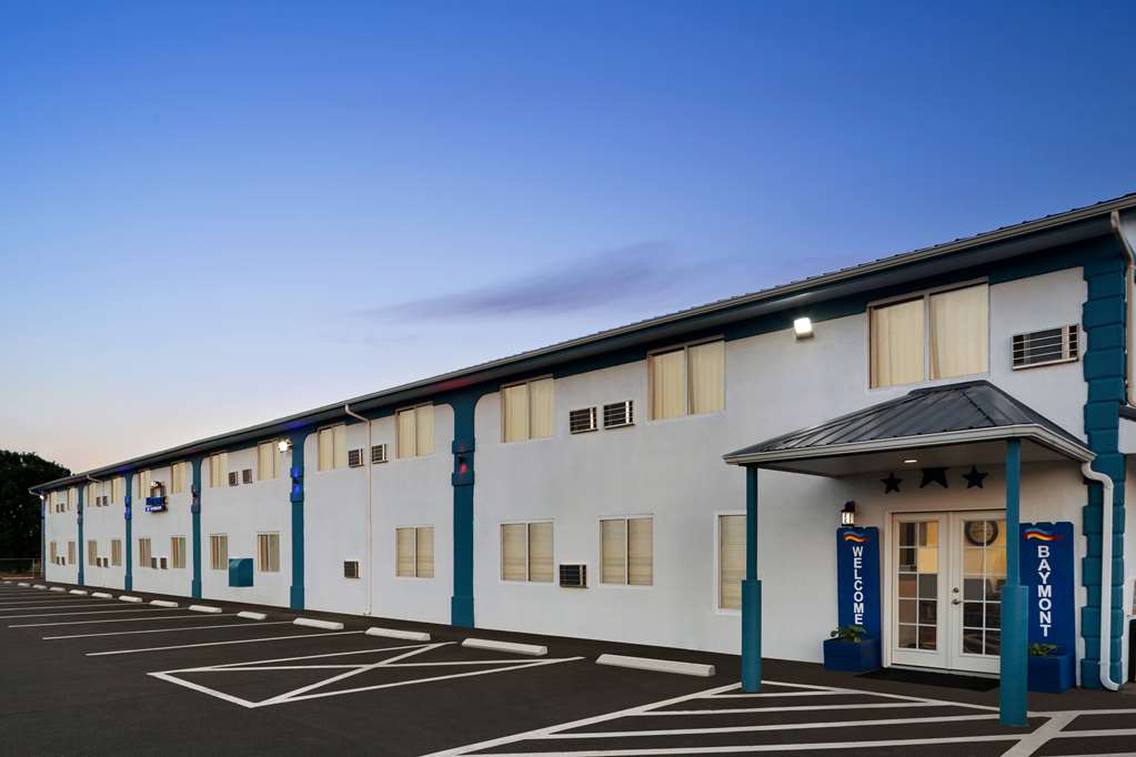 Baymont by Wyndham Hutchinson - photo 2