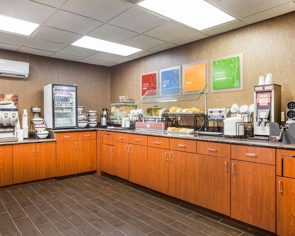 Comfort Inn & Suites at Stone Mountain - photo 30