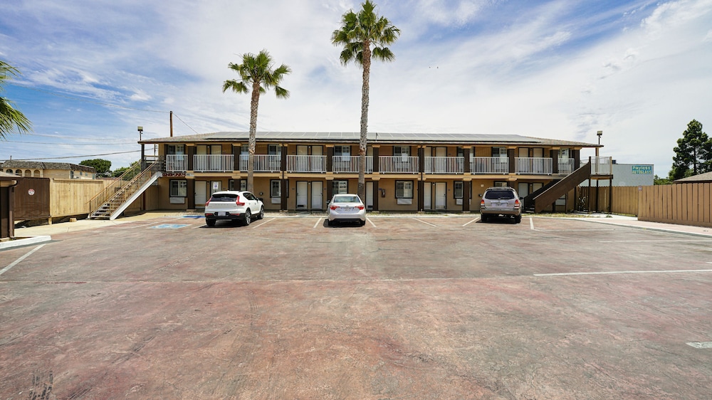 Americas Best Value Inn Antioch - photo 43
