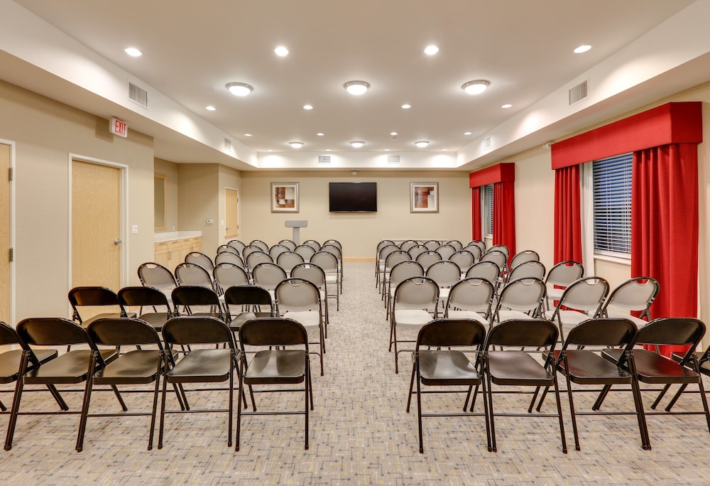 Holiday Inn Express & Suites San Antonio Brooks City Base by IHG - photo 33