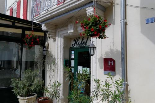 Hôtel du Commerce — hotel in Pont-Saint-Esprit
