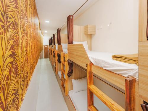 Sahara Dormitory Stay near NESCO Bombay Exhibition Centre