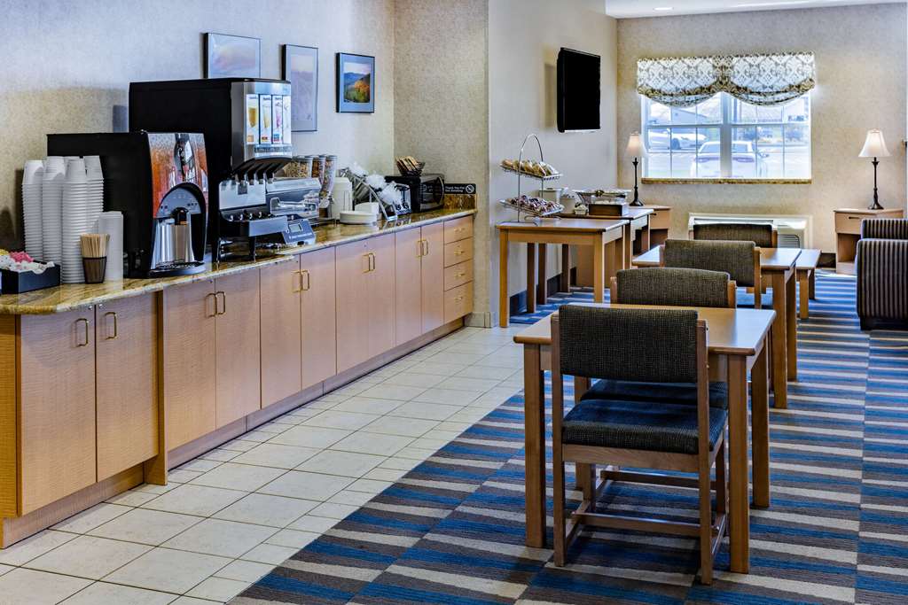 Microtel Inn & Suites by Wyndham Plattsburgh - photo 28