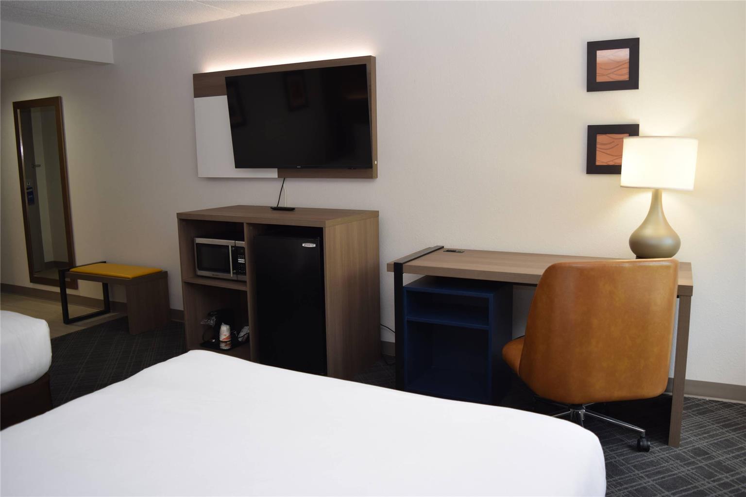 Comfort Inn & Suites Syracuse Carrier Circle - photo 15