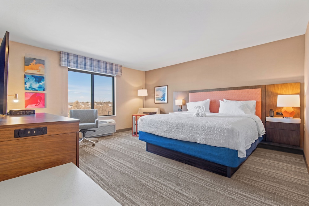 Hampton Inn & Suites Greeley - photo 19