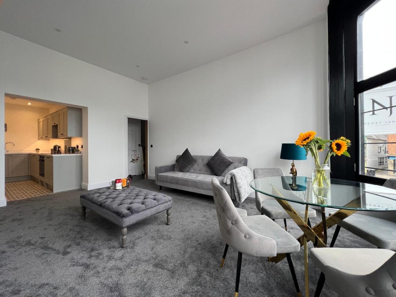 Black Horse Apartments