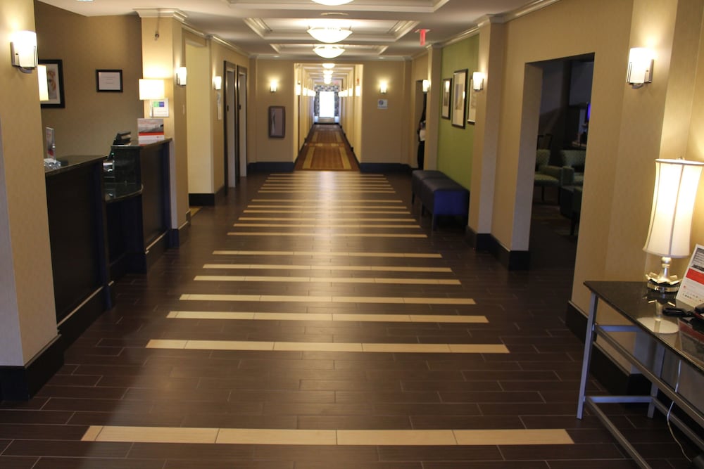 Holiday Inn Express & Suites Starkville by IHG - photo 47