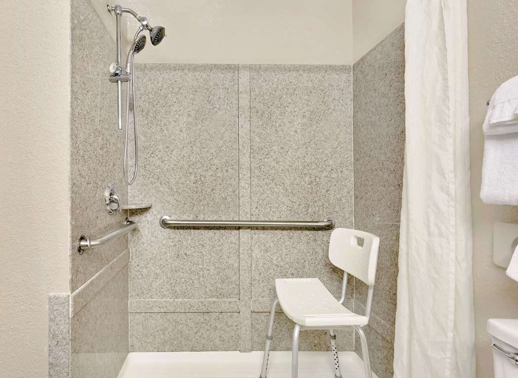 Super 8 by Wyndham Hillsville - photo 12