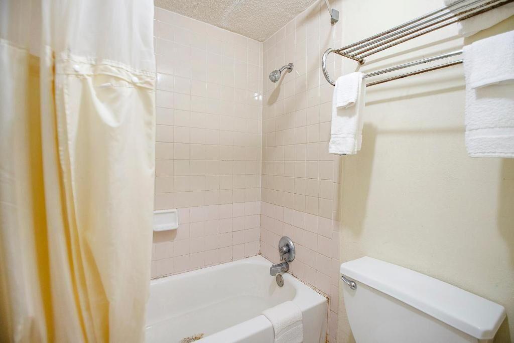 Hotel O Daylight Inn Elkhart I 90 IN - photo 41