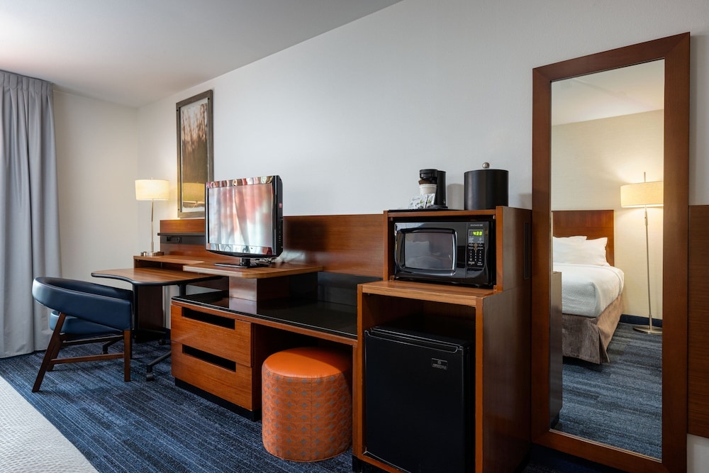 Fairfield Inn & Suites by Marriott Smithfield Selma I 95 - photo 16