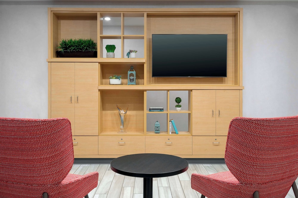 Home2 Suites by Hilton Buffalo Airport Galleria Mall - photo 3