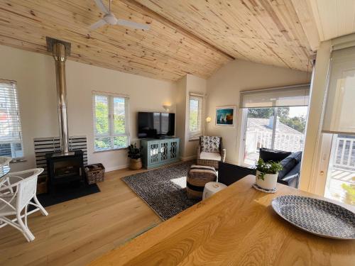 Moonshine Two Bedroom House with inverter — 4-Star Luxury Hotel in Cape Town, South Africa