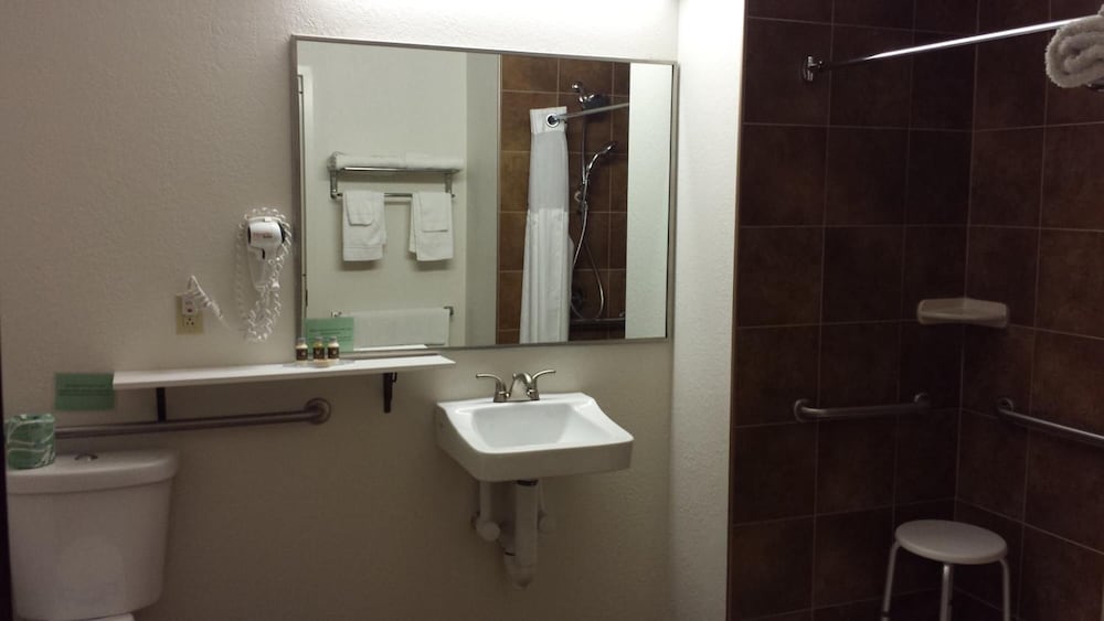 Pleasant Night Inn Carthage Near Fort Drum - photo 22
