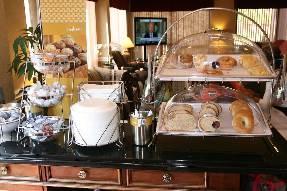 Hampton Inn Laurinburg - photo 25