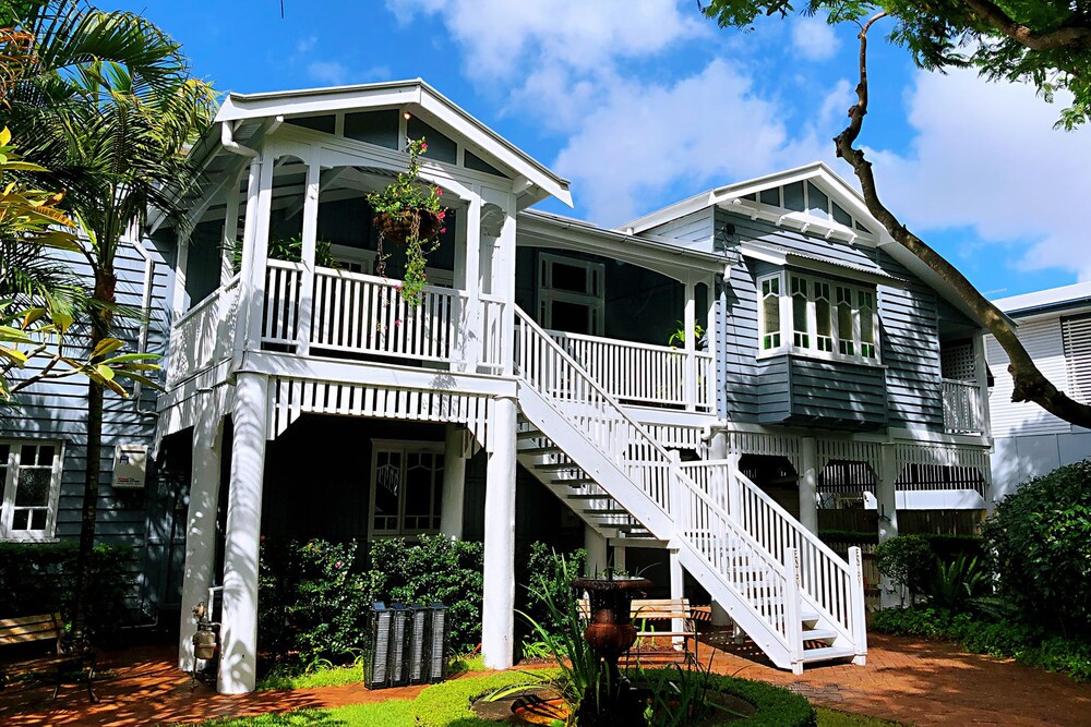 Number 12 — 4-Star Luxury Hotel in Brisbane, Australia