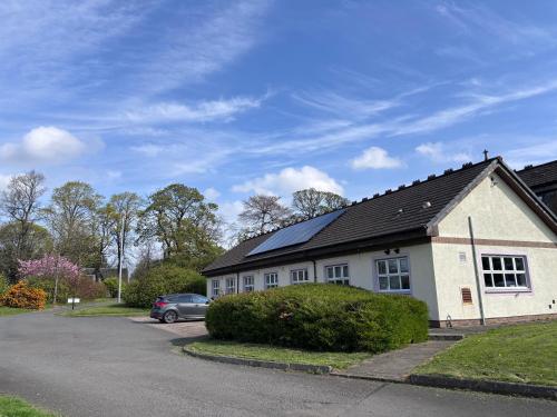 Garnock 2 — 4-Star Luxury Hotel in Beith, United Kingdom