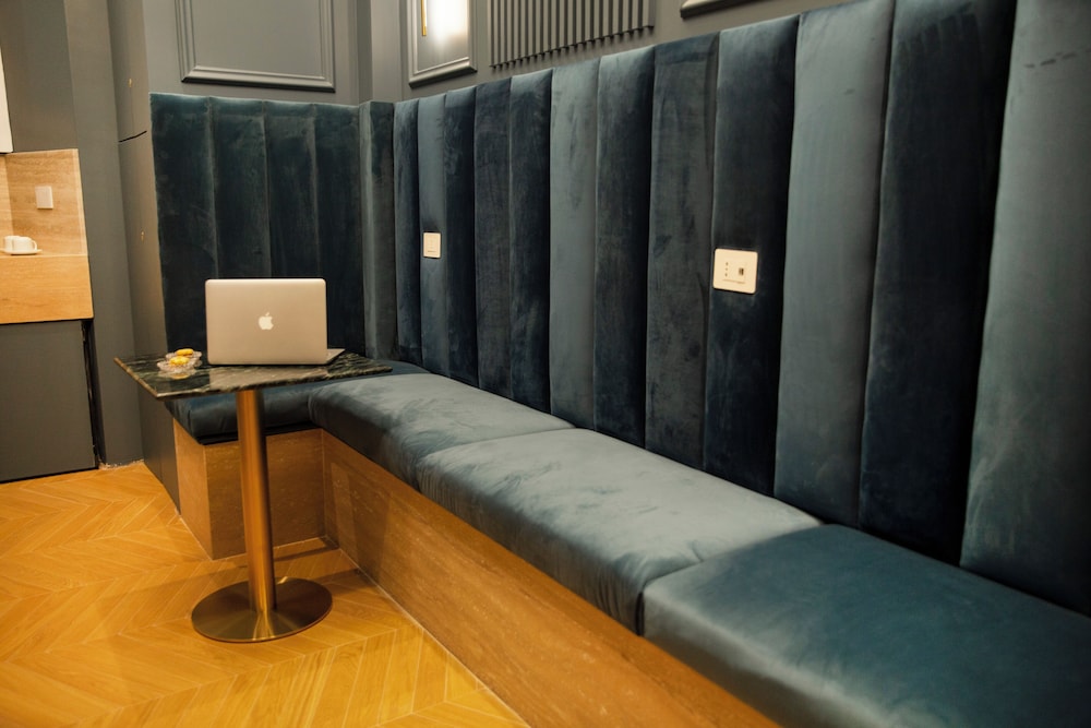Unicum Trastevere Suites — 4-Star Luxury Hotel in Rome, Italy