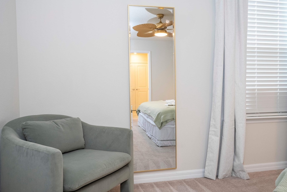 Amazing 5 Suite Home With Resort style Amenities - photo 65