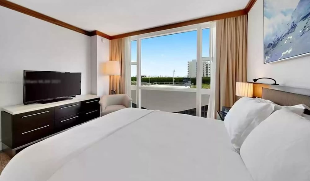 Luxury Condo Wellness Spa Resort By LMC - photo 14