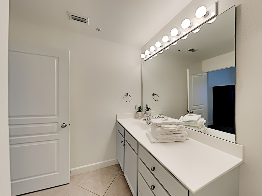 Beach Resort 305 1058526 1 Br condo by RedAwning - photo 22