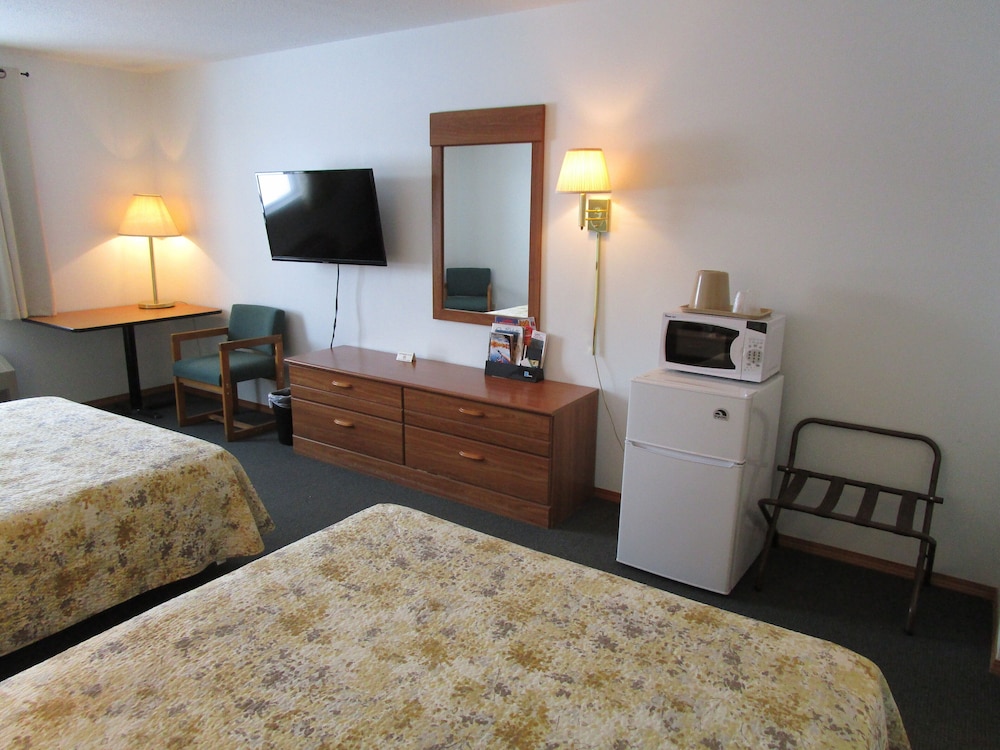 Dakota Country Inn & Suites - photo 17