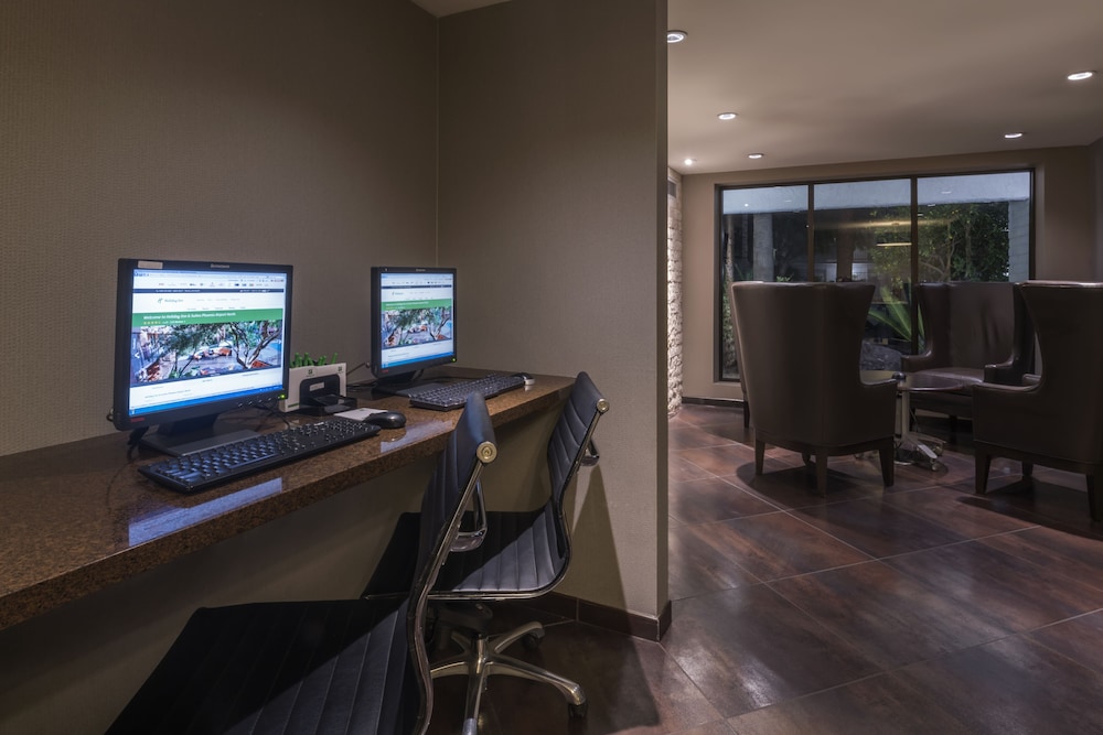 Holiday Inn & Suites Phoenix Airport North by IHG - photo 30