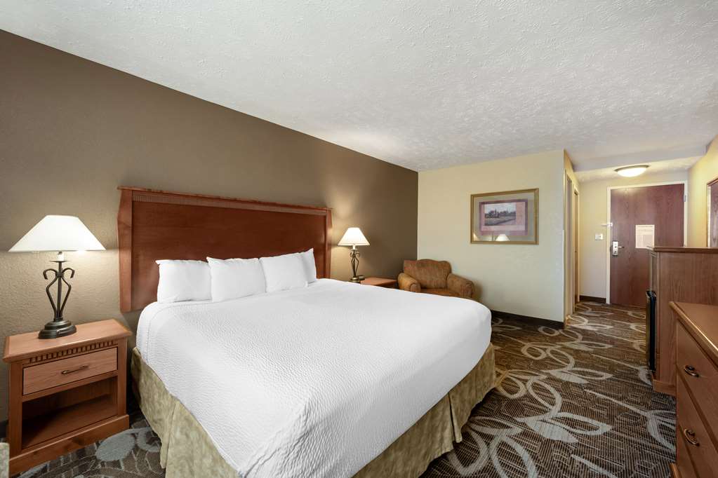 Best Western Plus Mid Nebraska Inn & Suites - photo 28