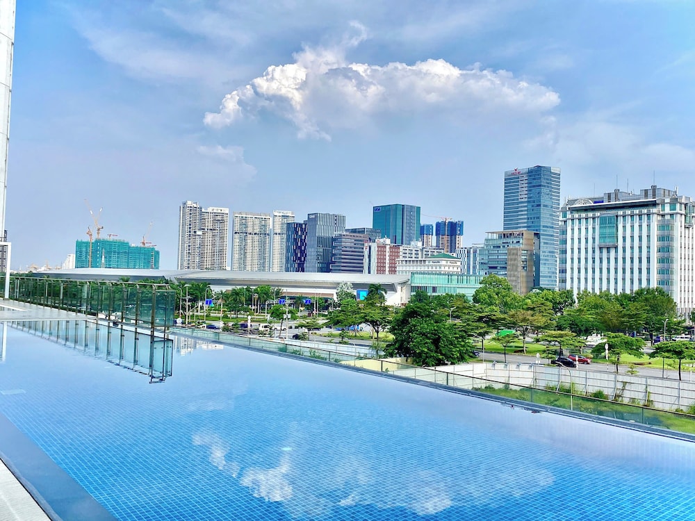 Diamond Suite in Scenic Valley 2 — 5-Star Luxury Hotel in Ho Chi Minh City, Vietnam