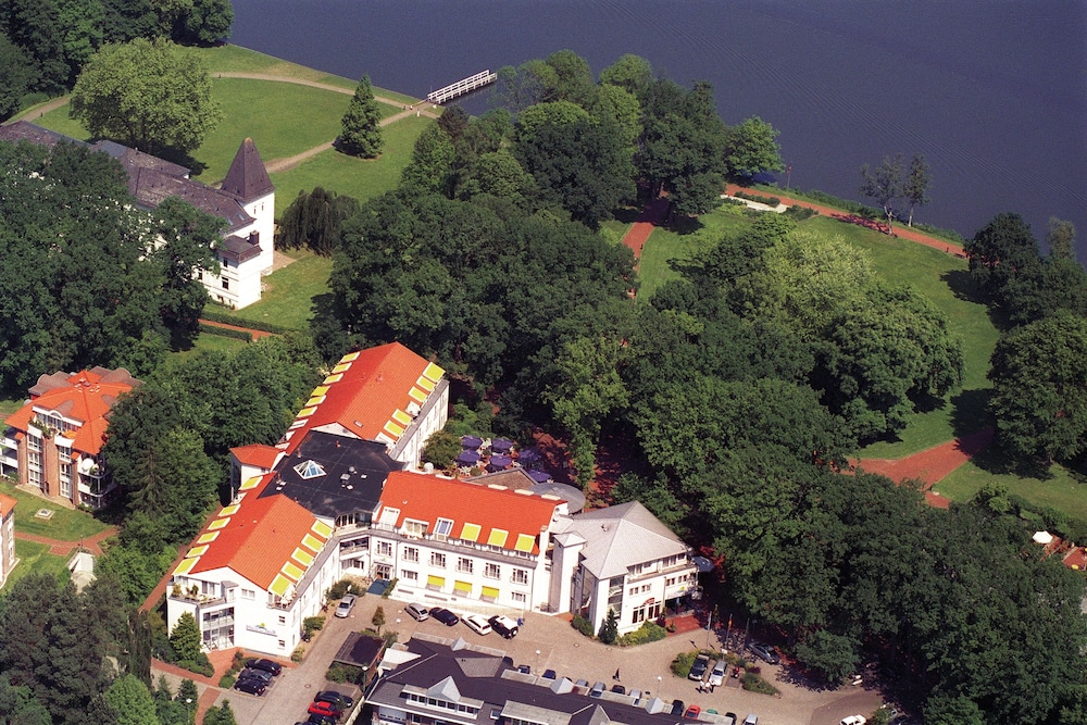 HansenS Haus am Meer — 4-Star Luxury Hotel in Bad Zwischenahn, Germany