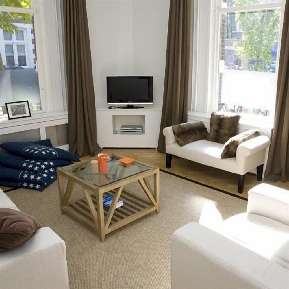 Group Apartment Museum Square — 4-Star Luxury Hotel in Amsterdam, Netherlands