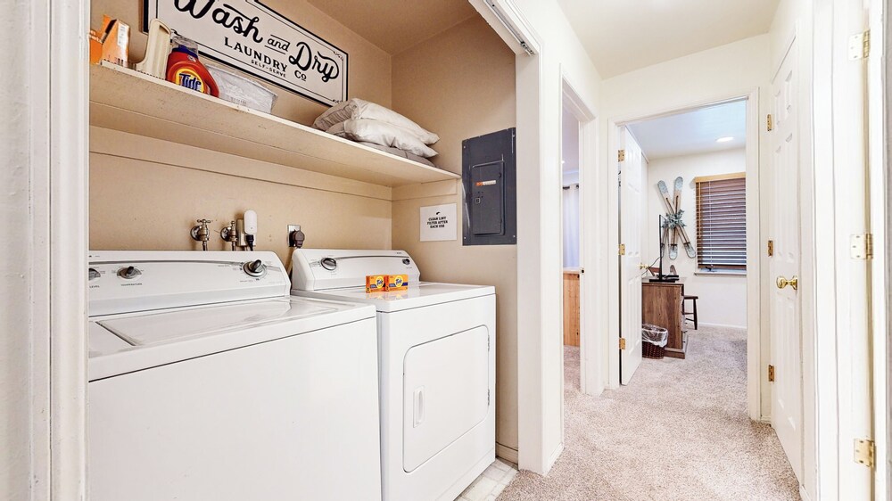 Mountain Chateau Retreat Desirable Resort 4 Bdr - photo 19
