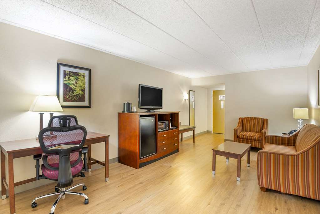 Best Western Plus Governor's Inn - photo 16