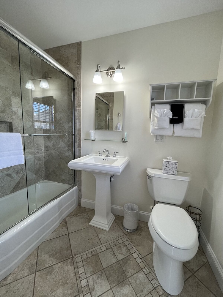 Beach Breeze Inn - photo 44