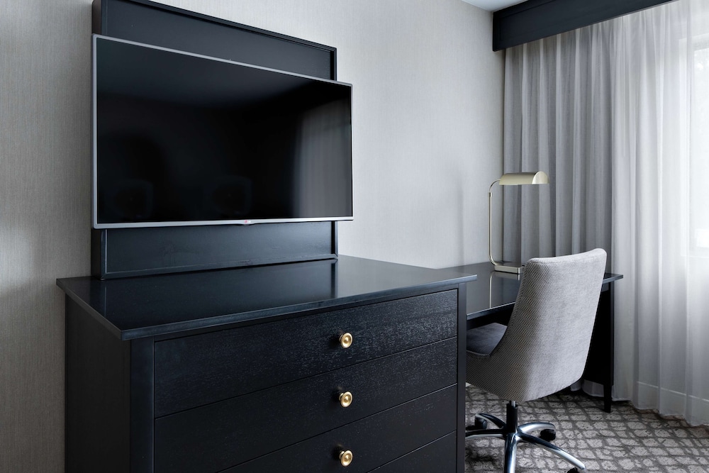 DoubleTree Suites by Hilton Charlotte SouthPark - photo 10