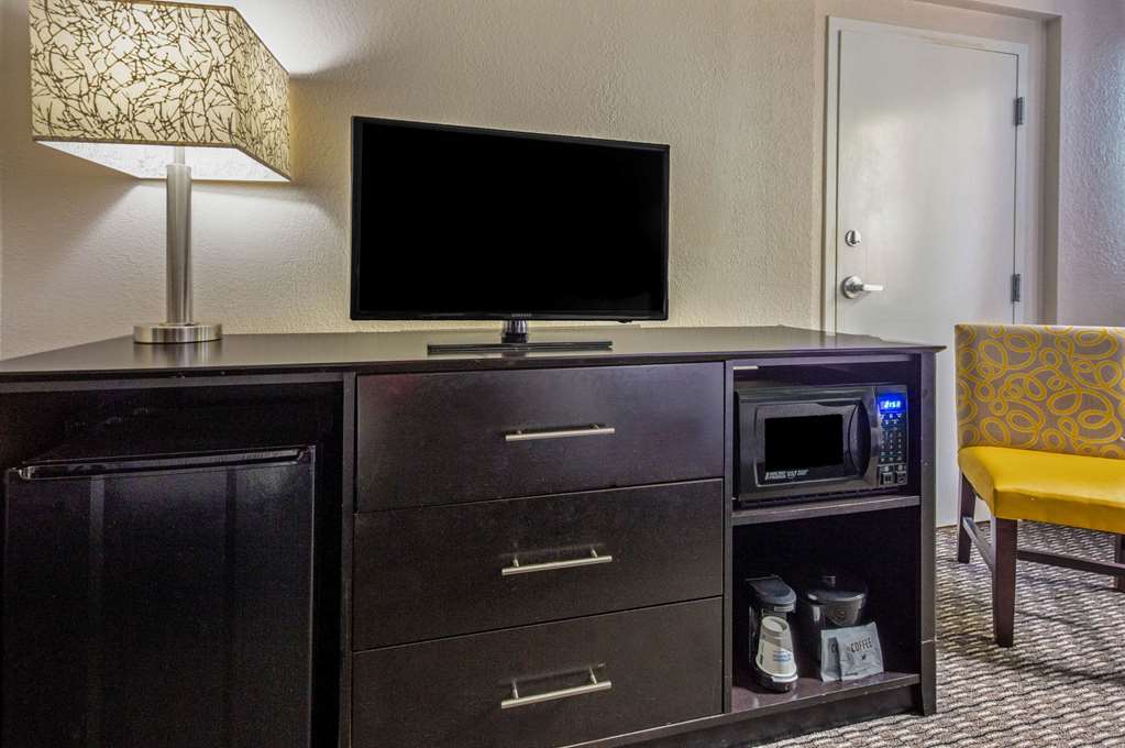 La Quinta Inn & Suites by Wyndham Miami Lakes - photo 15