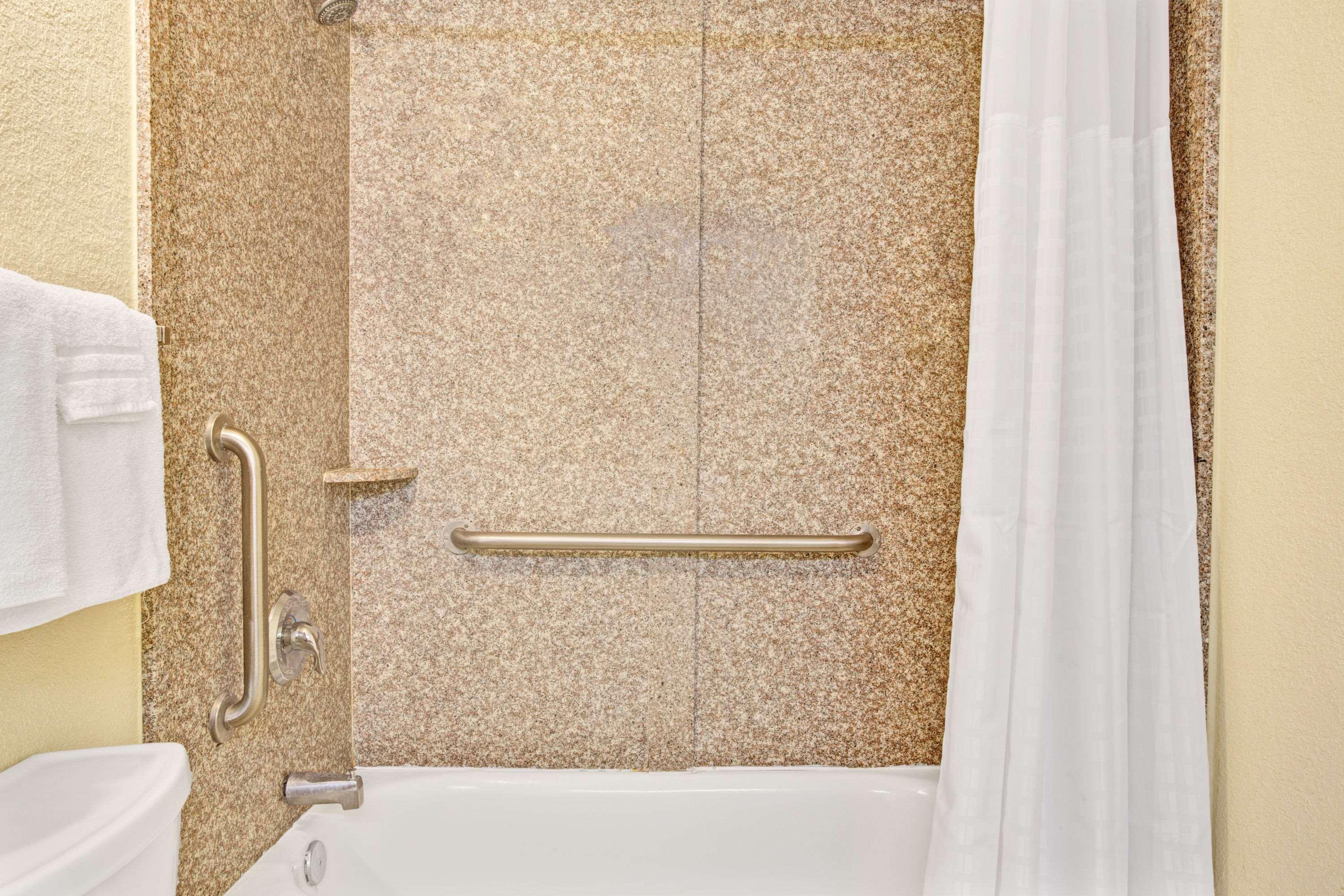 Super 8 by Wyndham Jacksonville Orange Park - photo 11