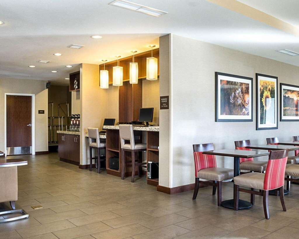 Comfort Suites Fargo Medical Center - photo 33