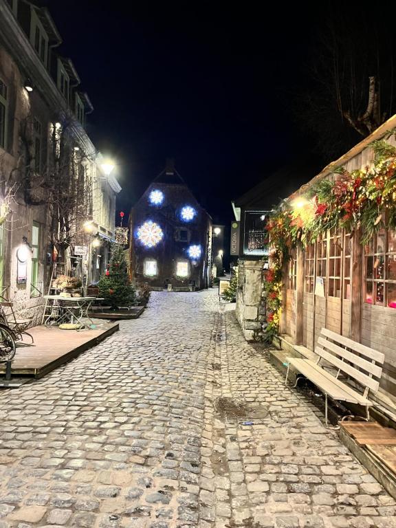 De Berghut Durbuy Chalet nr 104 — 4-Star Luxury Hotel in Durbuy, Belgium