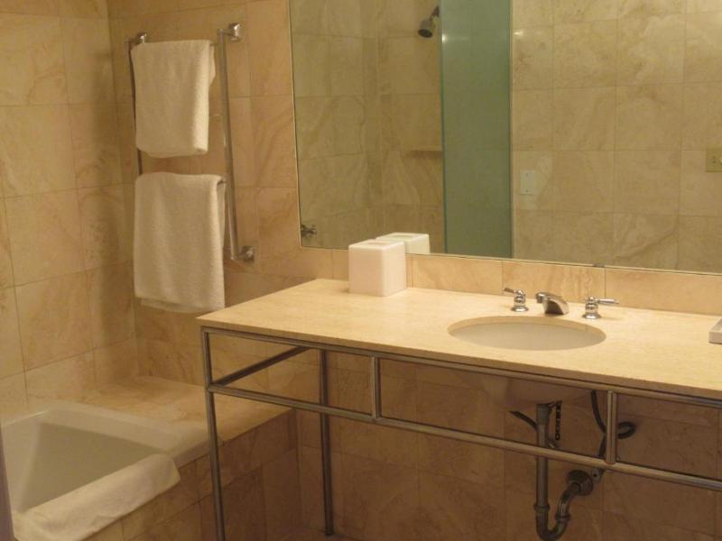 Roami at Hotel Astor - photo 7