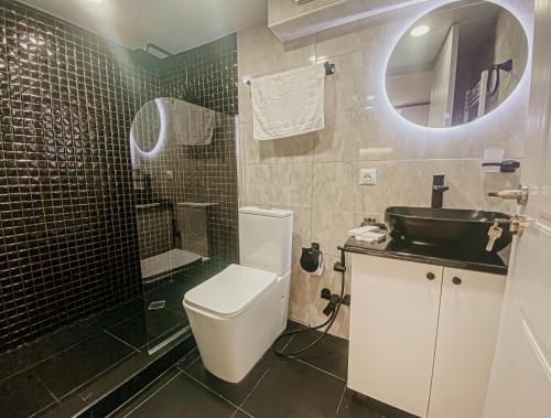 Luxury Duplex Studios City Center