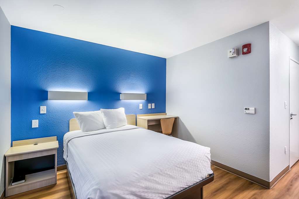 Americas Best Value Inn East Peoria - photo 18