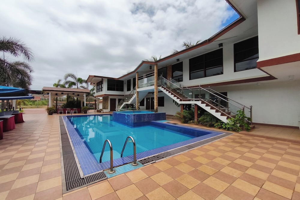 AlSafina Kijal Beach Resort & Restaurant in Kuala Terengganu, Malaysia