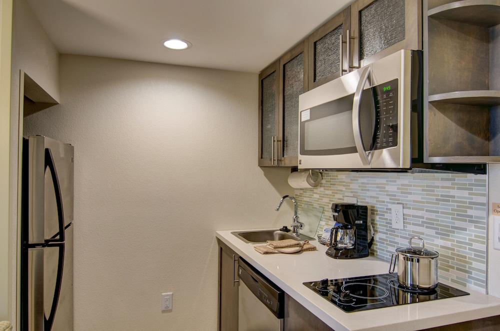 Candlewood Suites Richmond West Broad by IHG - photo 20