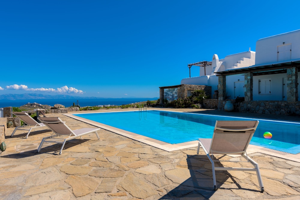 Carmelita Villa with Pool by Stylish Stays — 4-Star Luxury Hotel in Mykonos, Greece