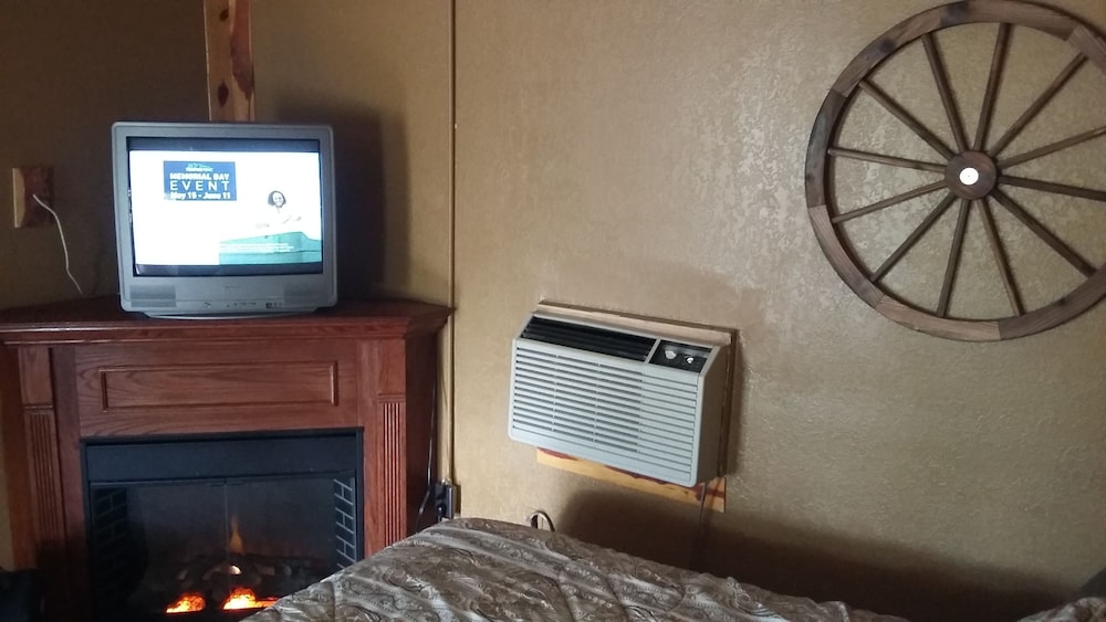 Headwaters Motel - photo 9