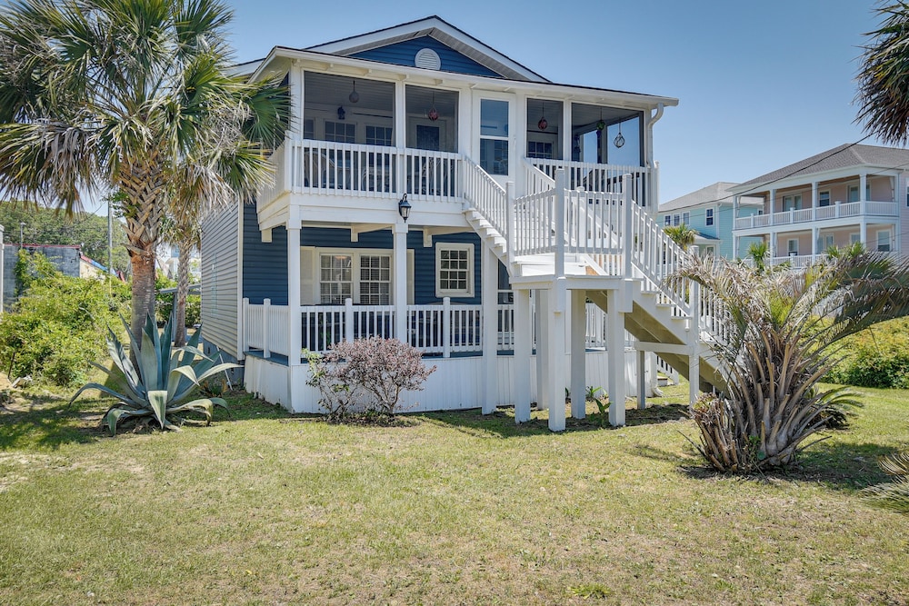 Walk to Water Coastal Chic Home Near Myrtle Beach — 4-Star Luxury Hotel in Myrtle Beach, United States