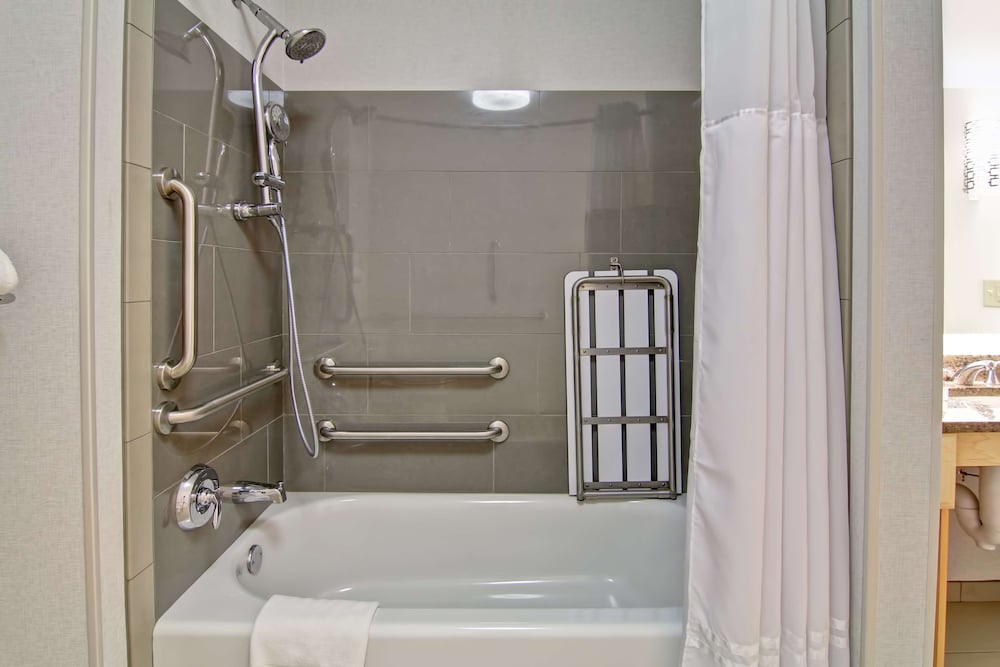 Homewood Suites by Hilton Stratford - photo 23