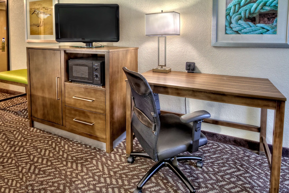 Hampton Inn Beaufort - photo 16