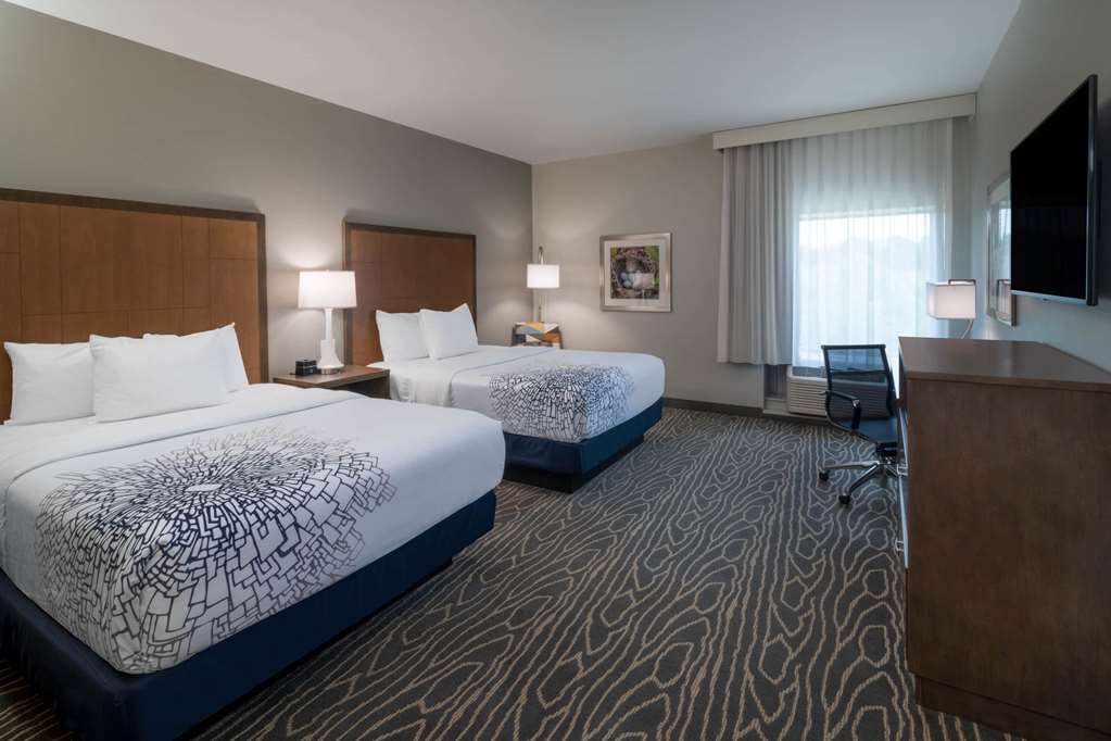La Quinta Inn & Suites by Wyndham Tifton - photo 23